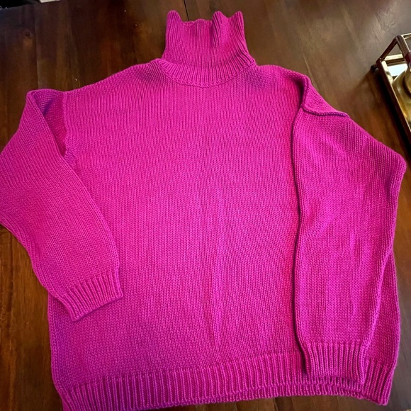 ASOS- Magenta turtleneck sweater - Picture 1 of 2